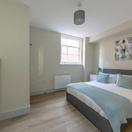 Hereford City Centre - Apartment 4, Isabella House - Modern Apartment In The Heart Of The City - Sleeps 4 Guests - Hosted By Rentmyhouse Eksteriør billede