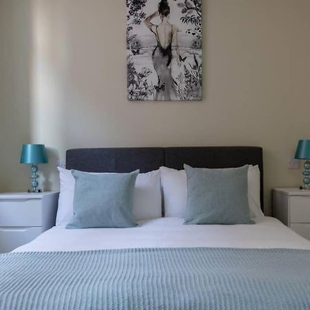 Hereford City Centre - Apartment 4, Isabella House - Modern Apartment In The Heart Of The City - Sleeps 4 Guests - Hosted By Rentmyhouse Eksteriør billede